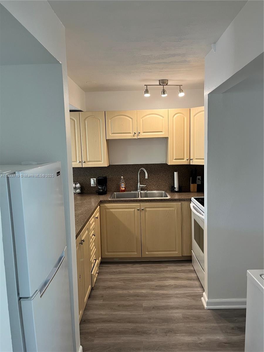 Property photo # 6