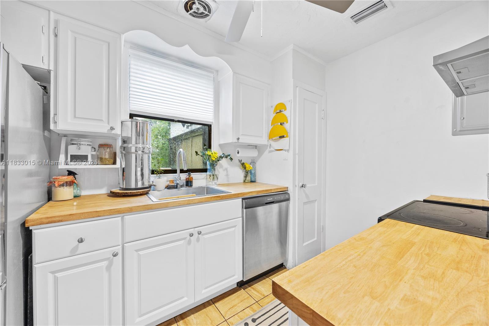 1464 NE 133RD RD, NORTH MIAMI, FL 33161  Photo 16