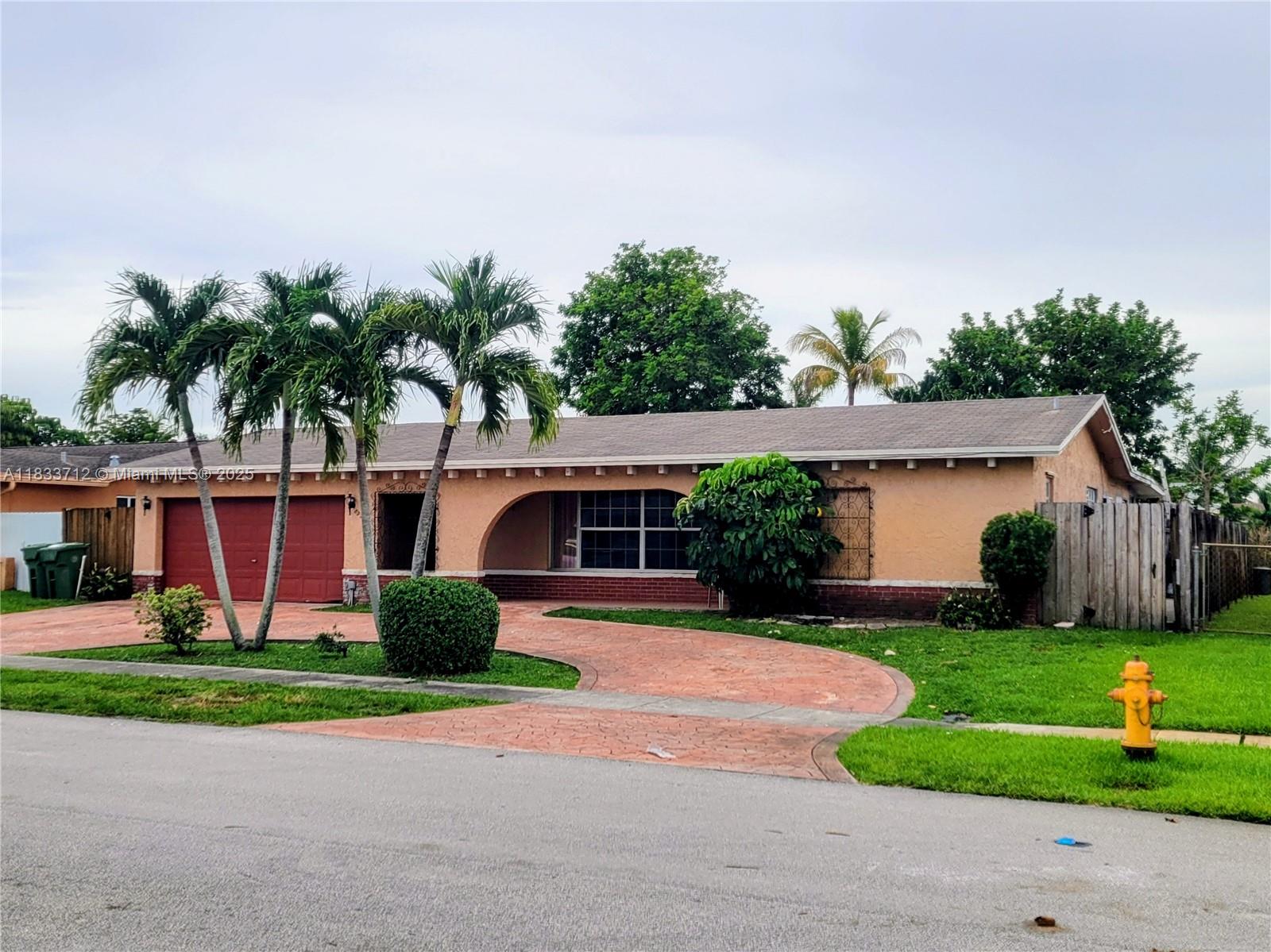 Residential, Pembroke Pines, Florida image 2