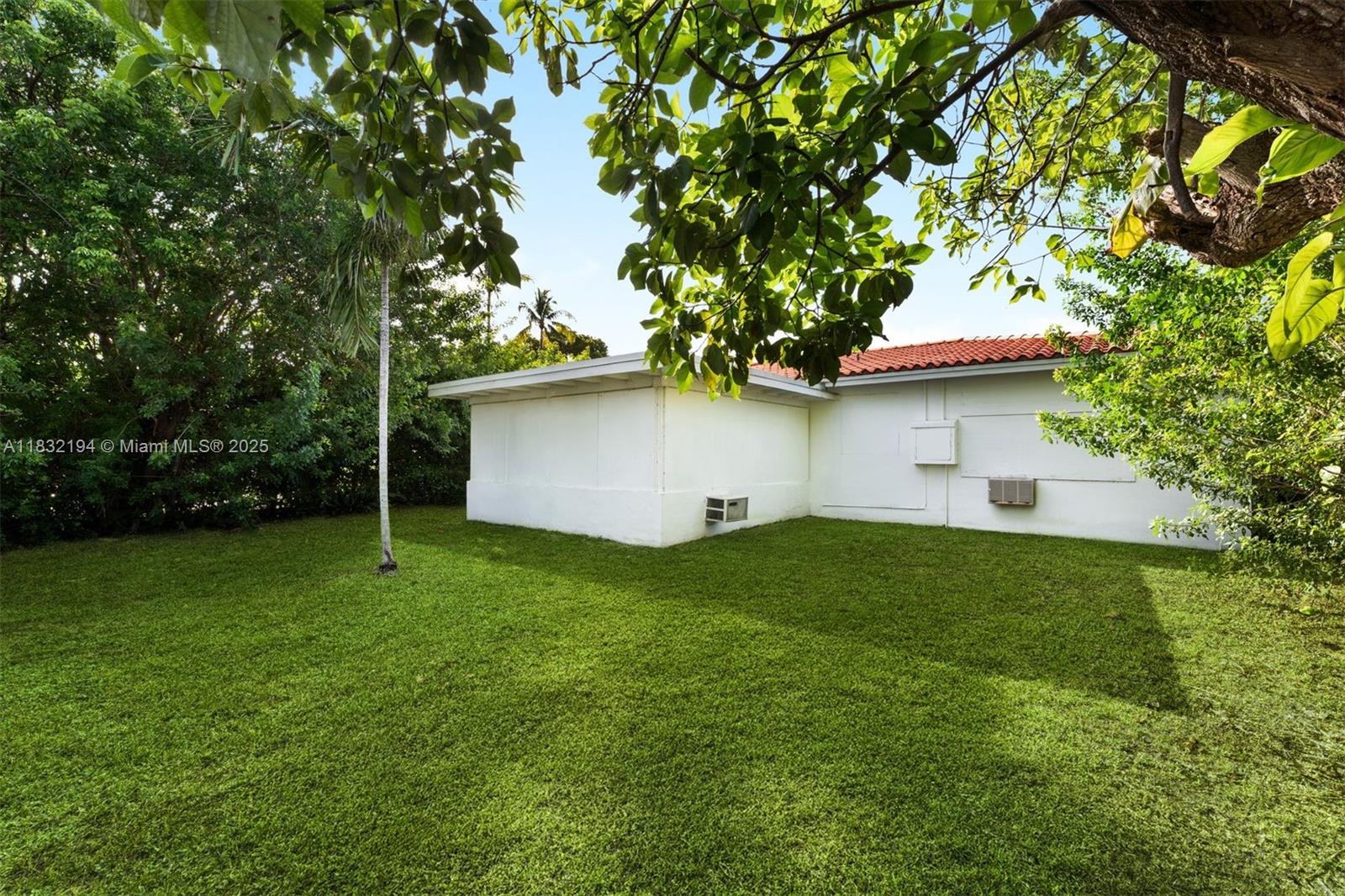 330 N SHORE DR, MIAMI BEACH, FL 33141  Photo 4