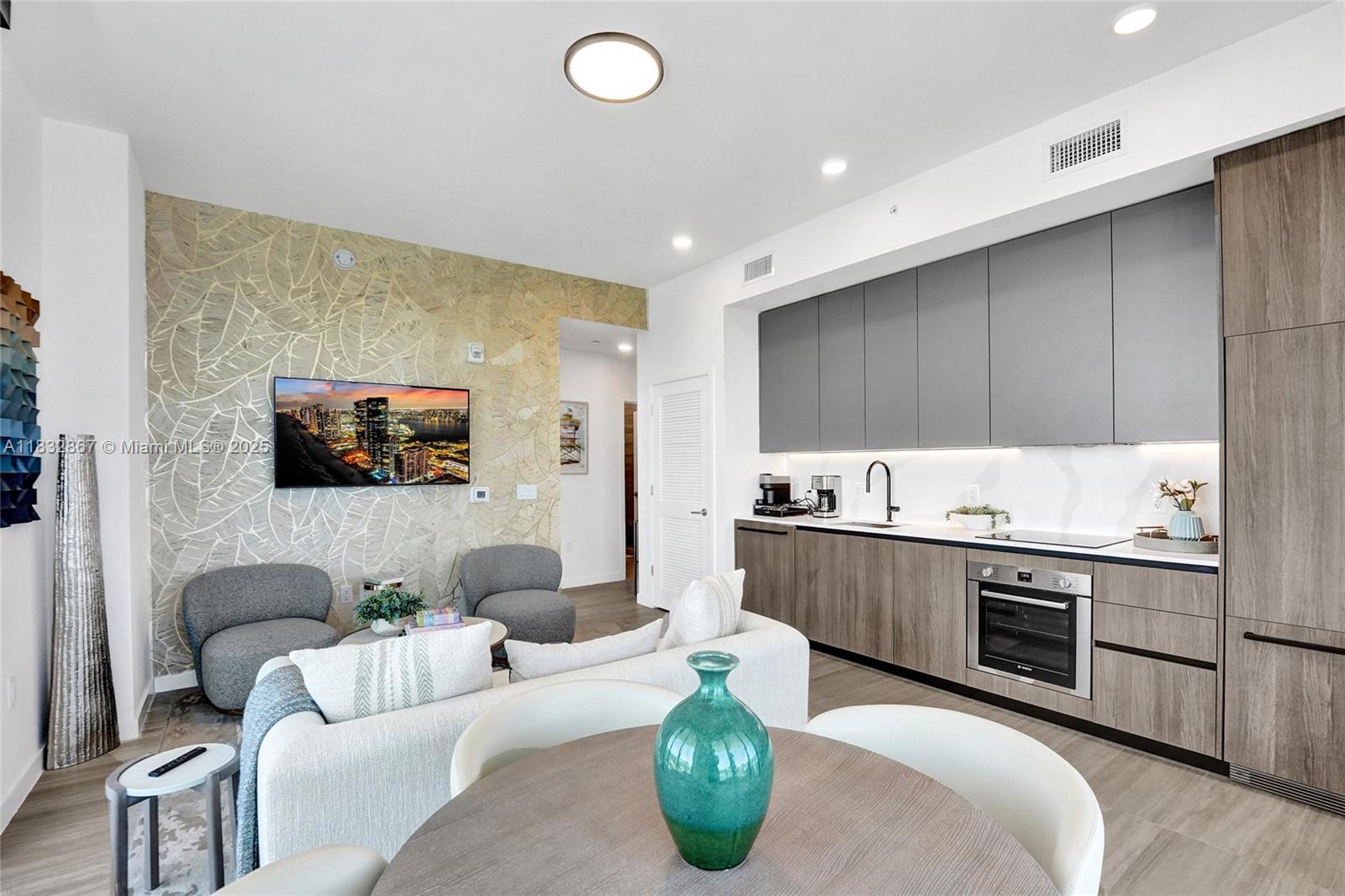 Property photo # 2