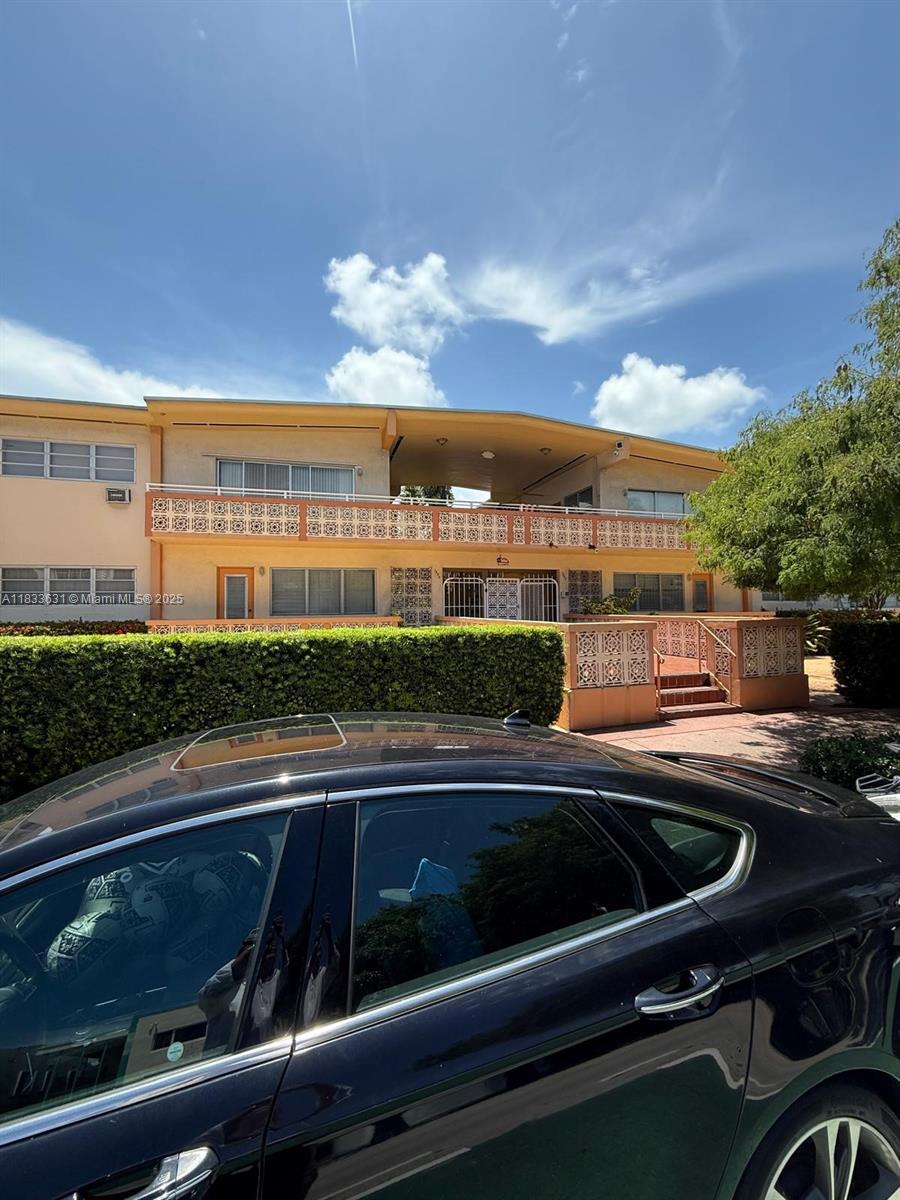 1050 PENNSYLVANIA #24, MIAMI BEACH, FL 33139  Photo 2