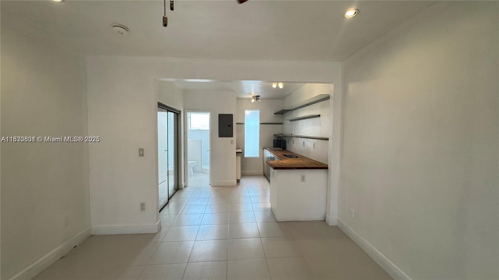 1050 PENNSYLVANIA #24, MIAMI BEACH, FL 33139  Photo 7