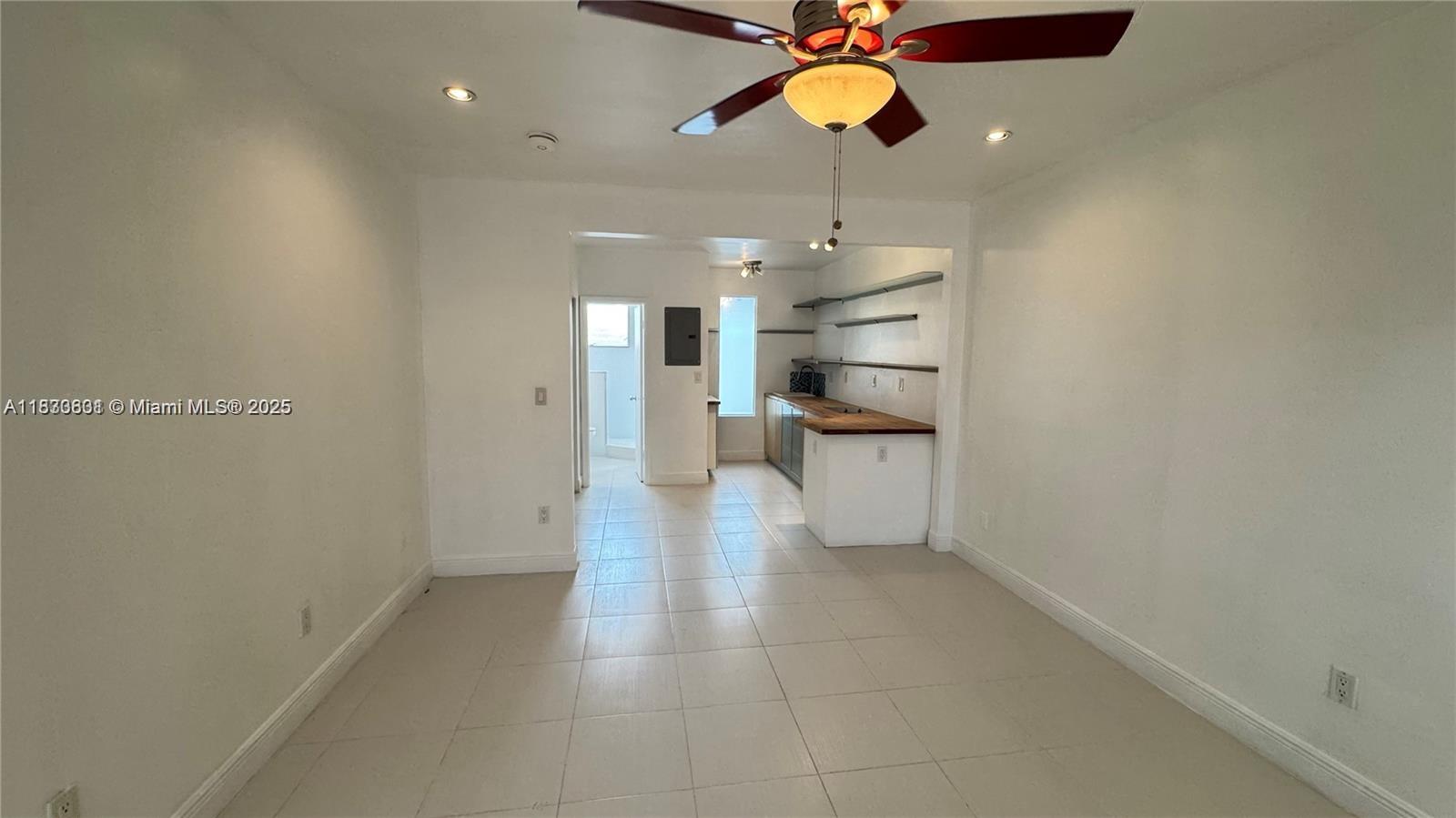 1050 PENNSYLVANIA #24, MIAMI BEACH, FL 33139  Photo 8