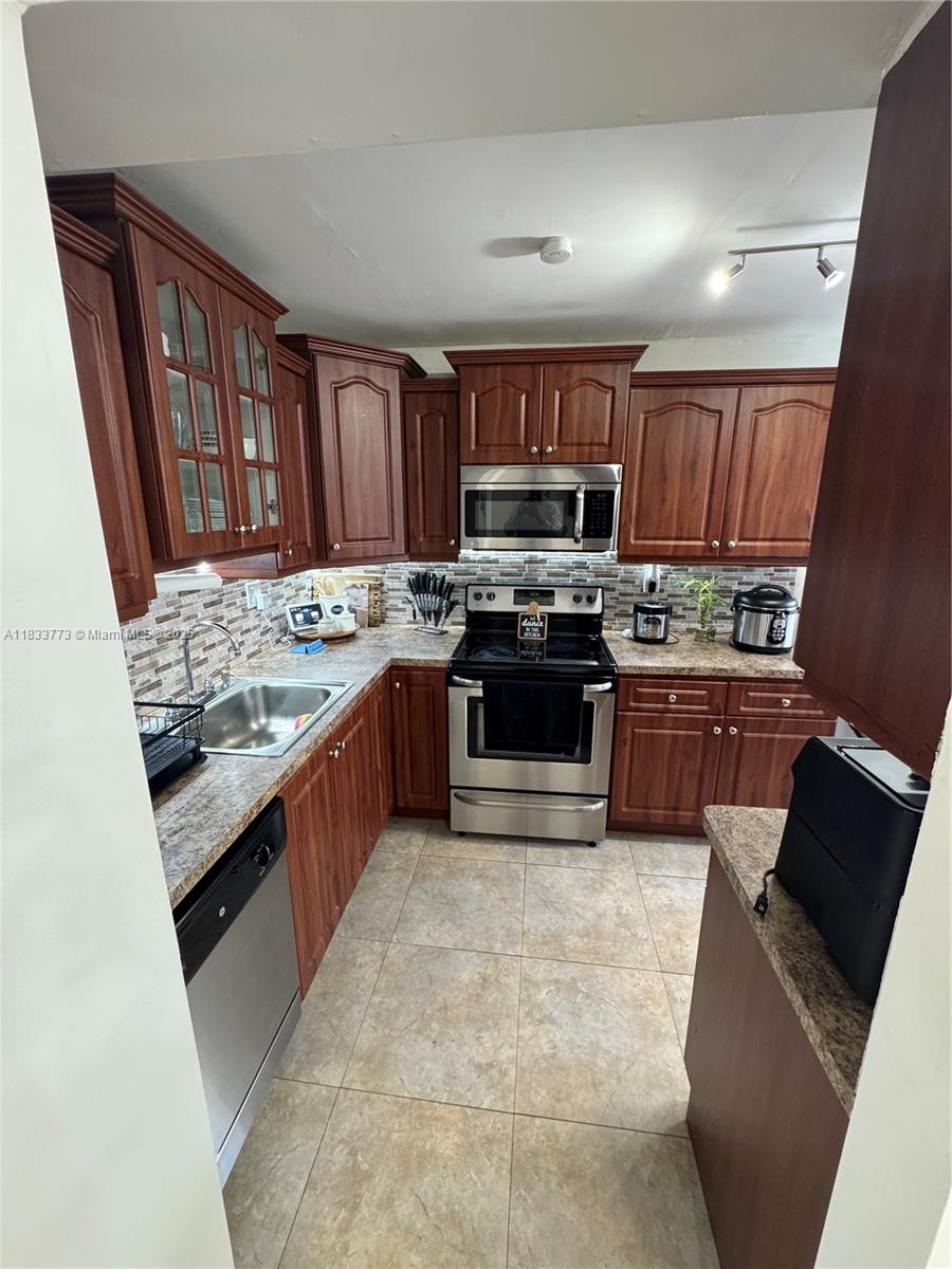 Property photo # 9