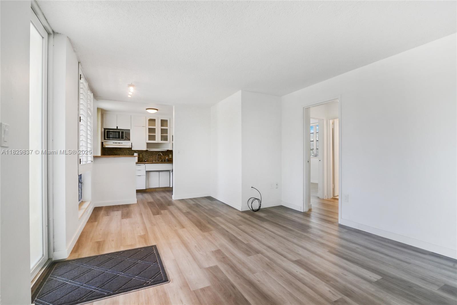 2400 NE 9th St #201, Fort Lauderdale, Florida image 2