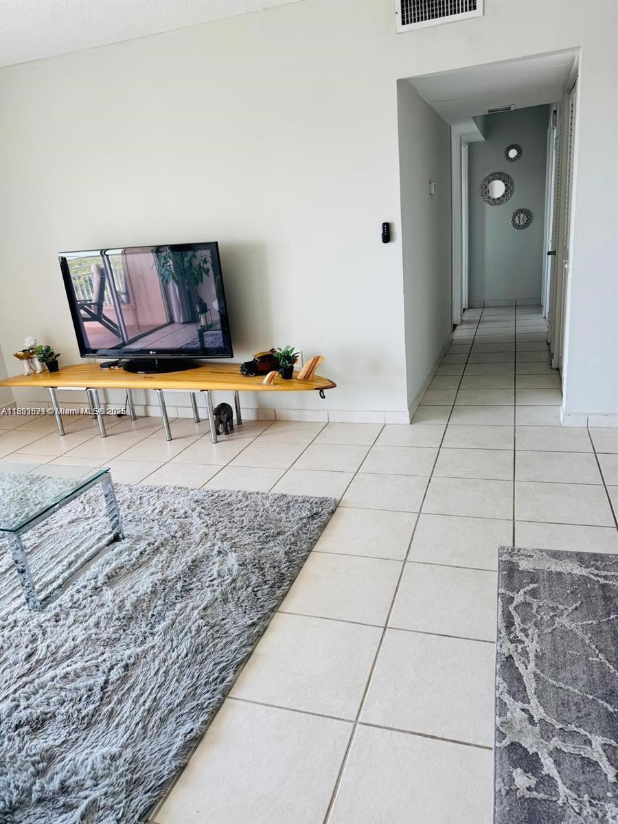 ---, SUNNY ISLES BEACH, FL 33160  Photo 7