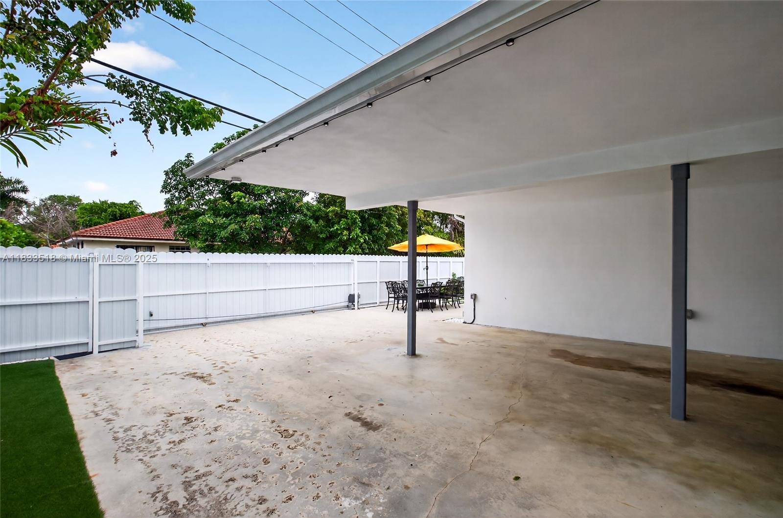 1148 NW 106th Ter #104, Pembroke Pines, Florida image 11