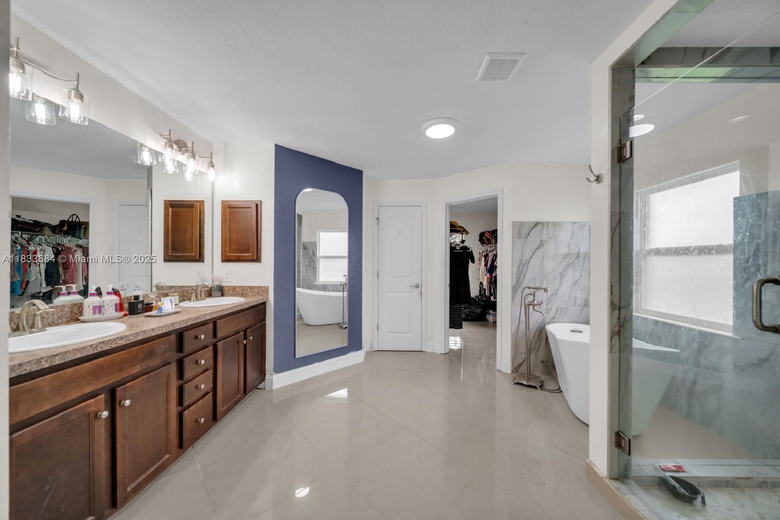 533 Willowbrook Dr, Lehigh Acres, Florida image 23