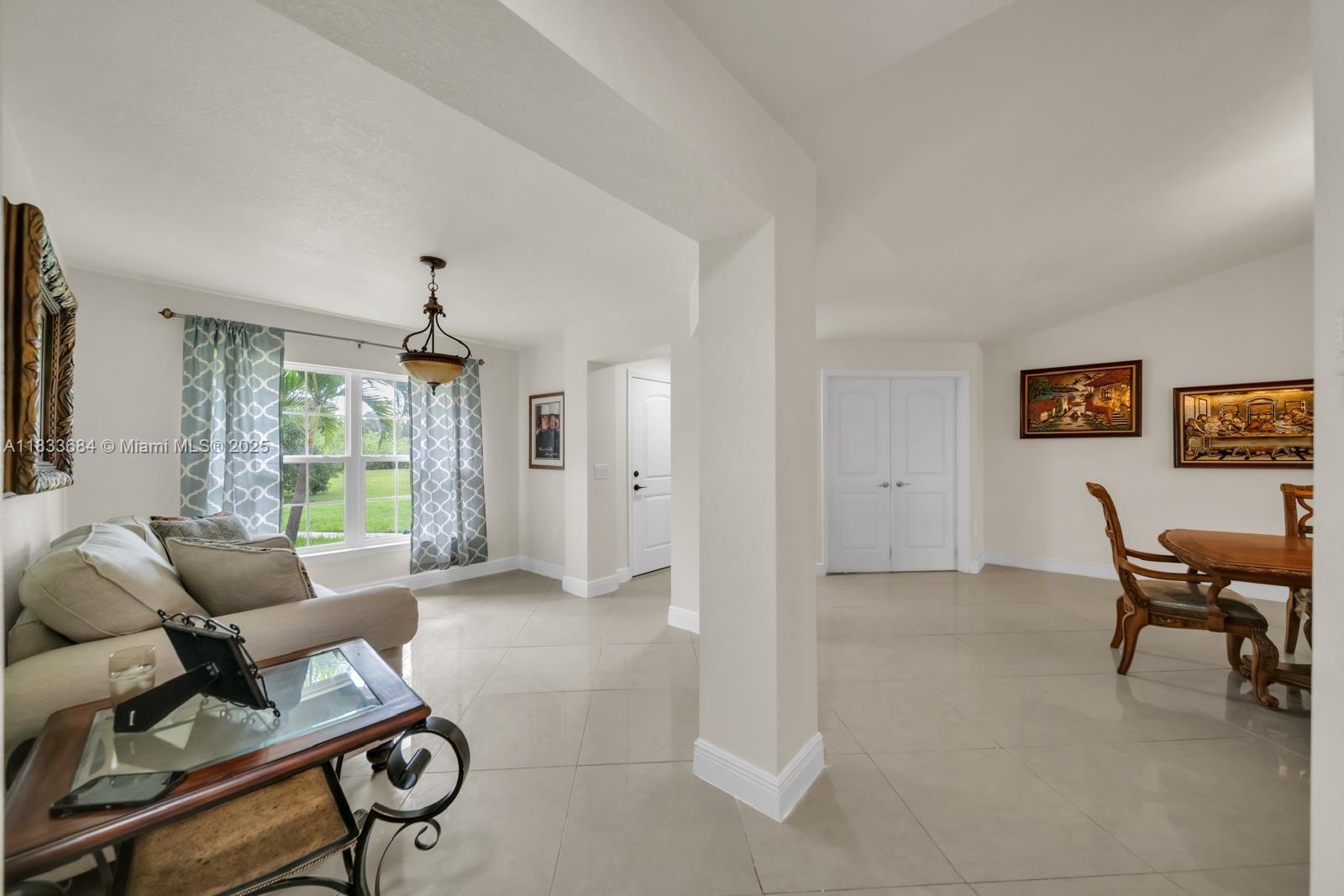 533 Willowbrook Dr, Lehigh Acres, Florida image 5