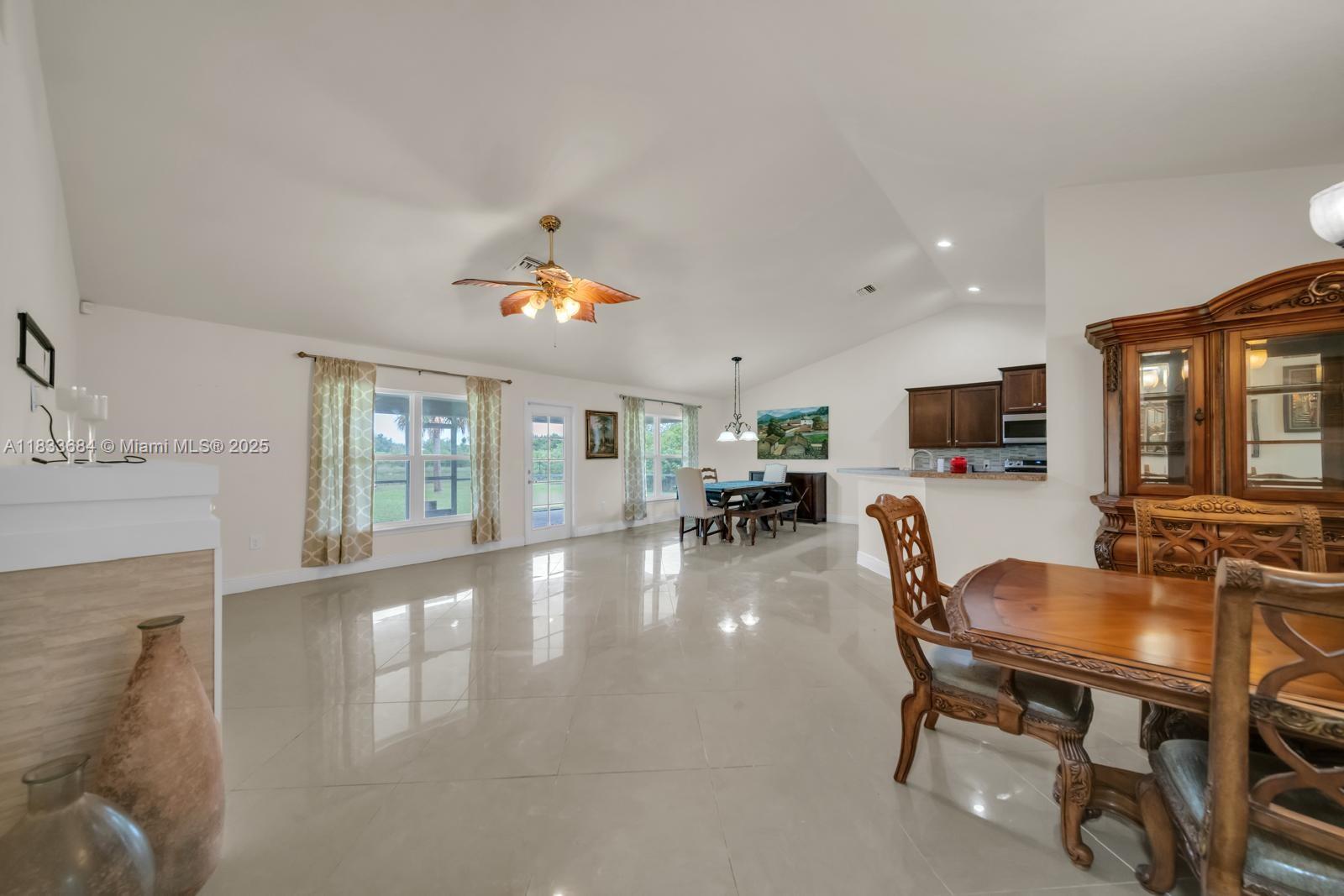 533 Willowbrook Dr, Lehigh Acres, Florida image 9
