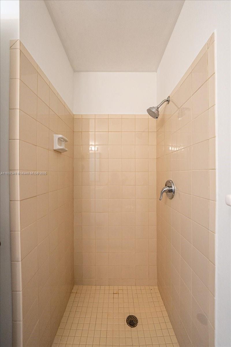 711 NW Riverside Dr, Port St. Lucie, Florida image 17