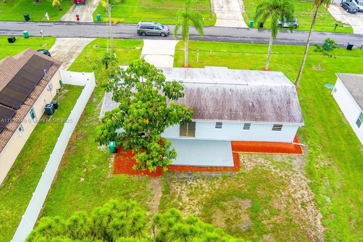 711 NW Riverside Dr, Port St. Lucie, Florida image 38