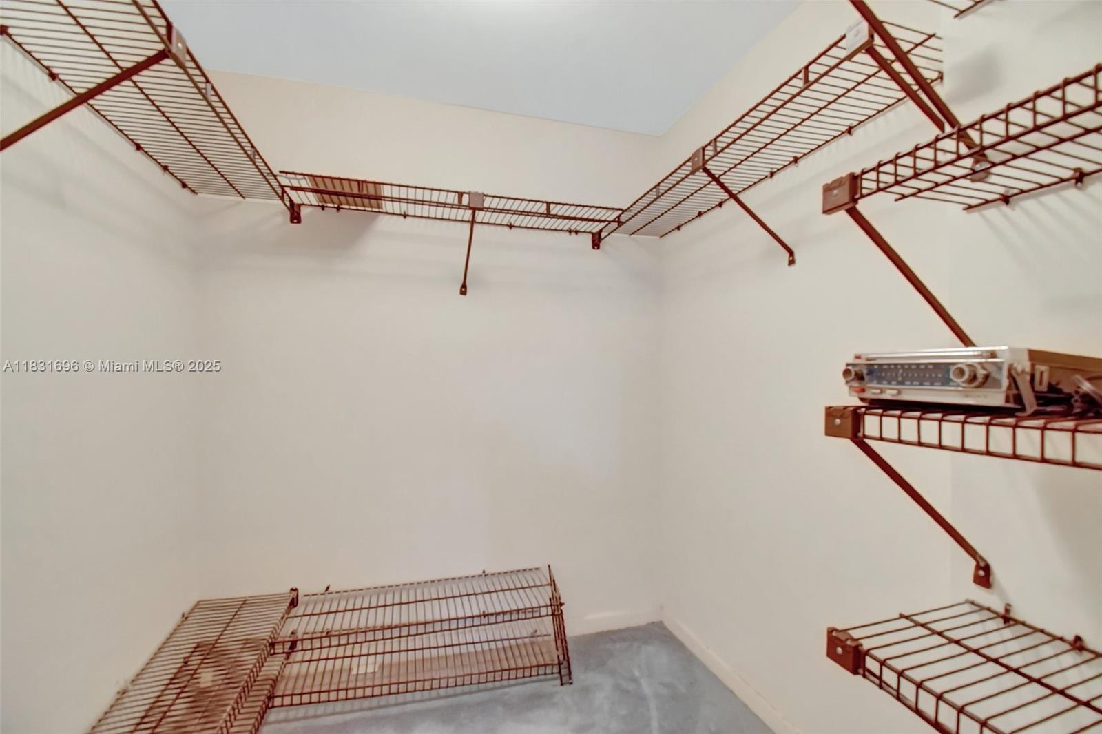 1001 Colony Point Cir #220, Pembroke Pines, Florida image 26