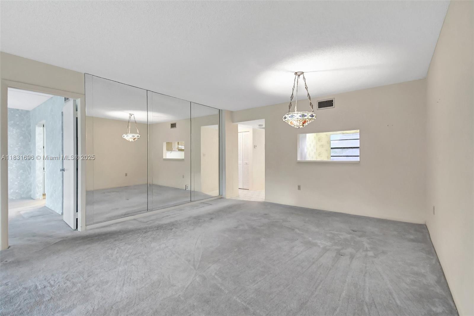 1001 Colony Point Cir #220, Pembroke Pines, Florida image 3