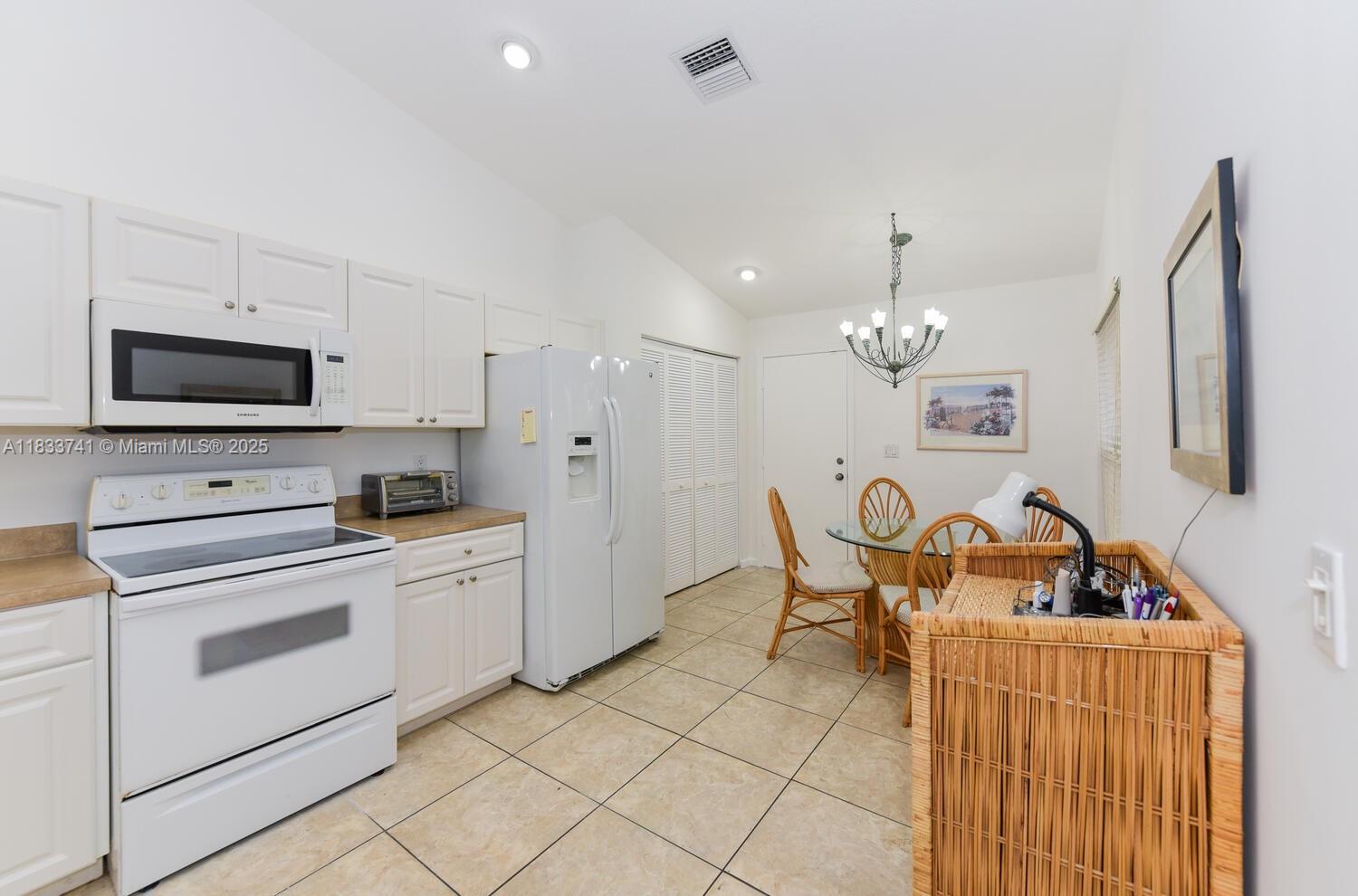 5570 Royal Lake Cir, Boynton Beach, Florida image 17