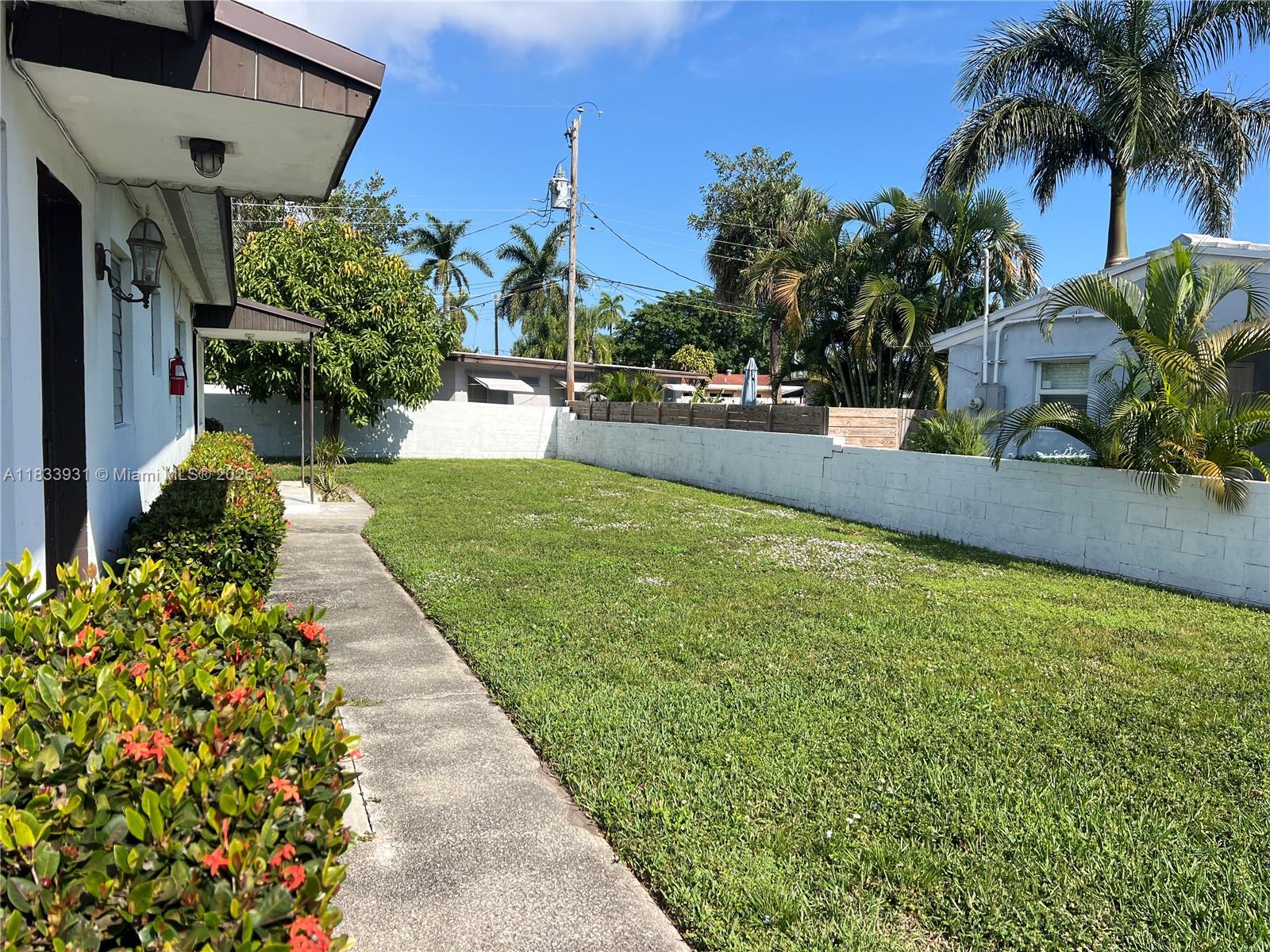 809 NE 2nd St, Hallandale Beach, Florida image 3