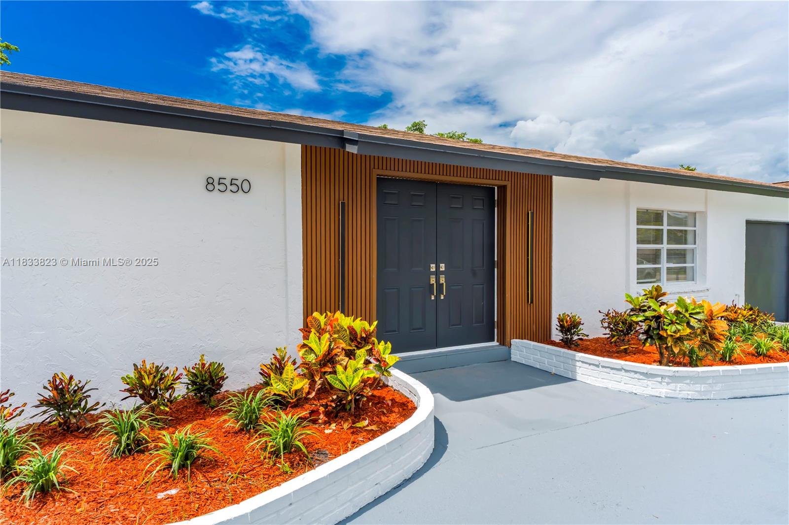 8550 NW 45th Ct, Lauderhill, Florida image 2