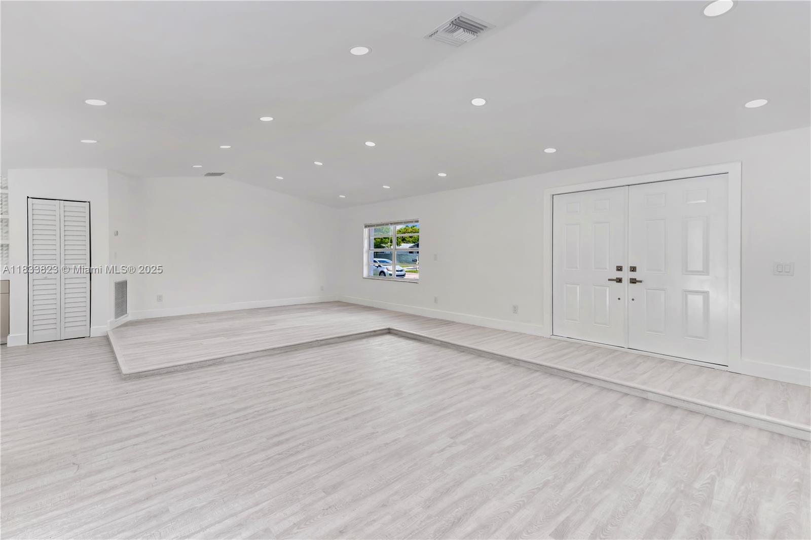 8550 NW 45th Ct, Lauderhill, Florida image 5
