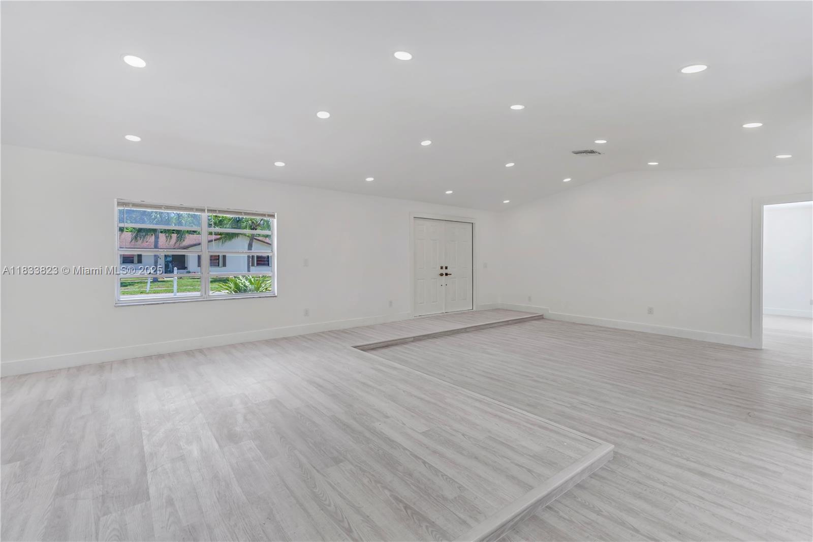 8550 NW 45th Ct, Lauderhill, Florida image 7