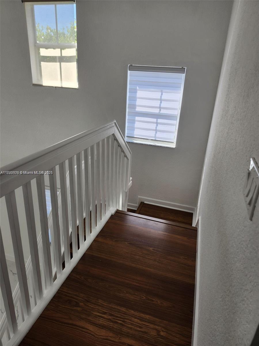 8465 NW 108th Path, Doral, Florida image 11