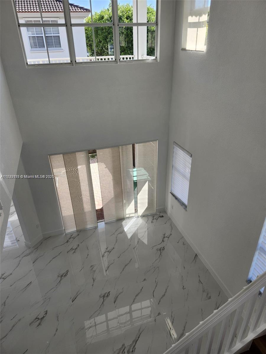 8465 NW 108th Path, Doral, Florida image 13