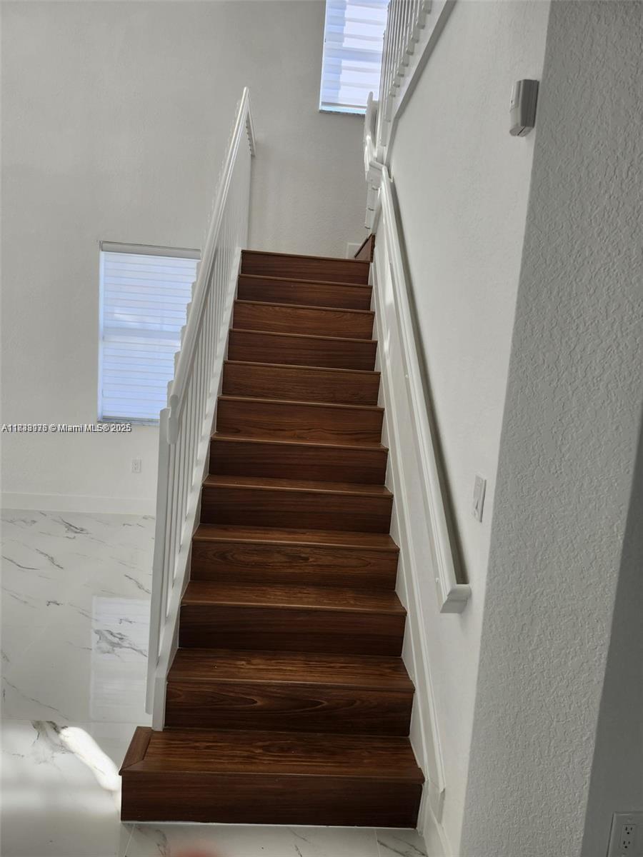 8465 NW 108th Path, Doral, Florida image 14