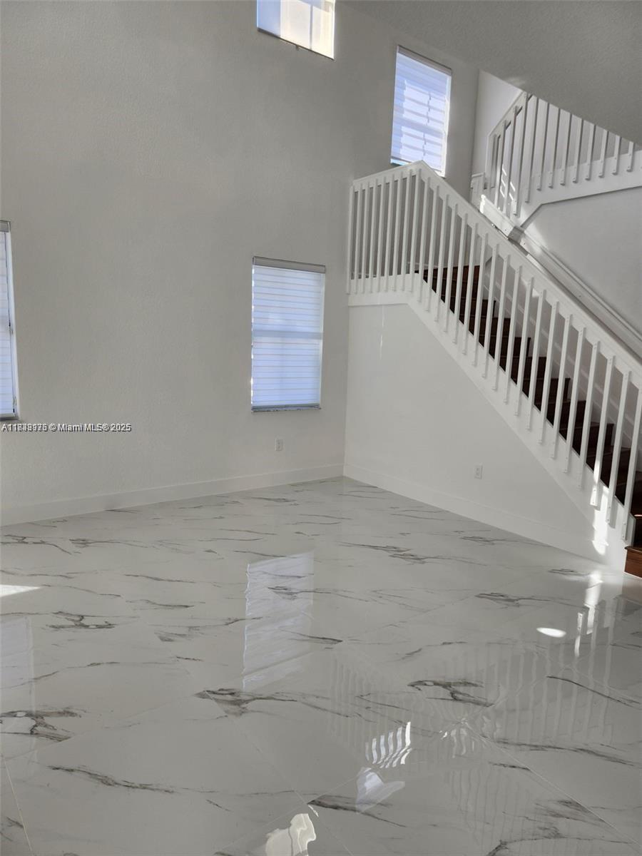 8465 NW 108th Path, Doral, Florida image 16