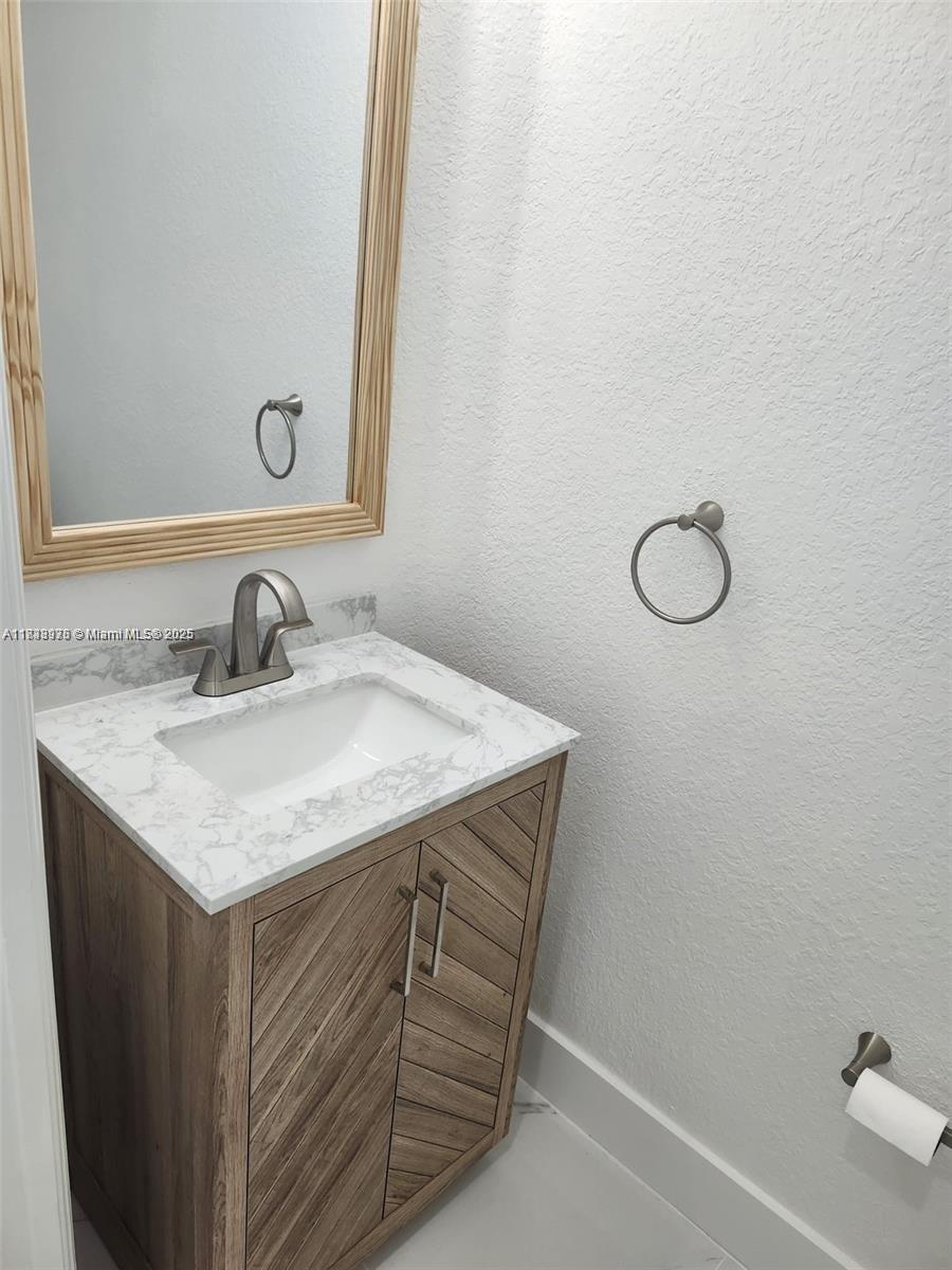 8465 NW 108th Path, Doral, Florida image 5