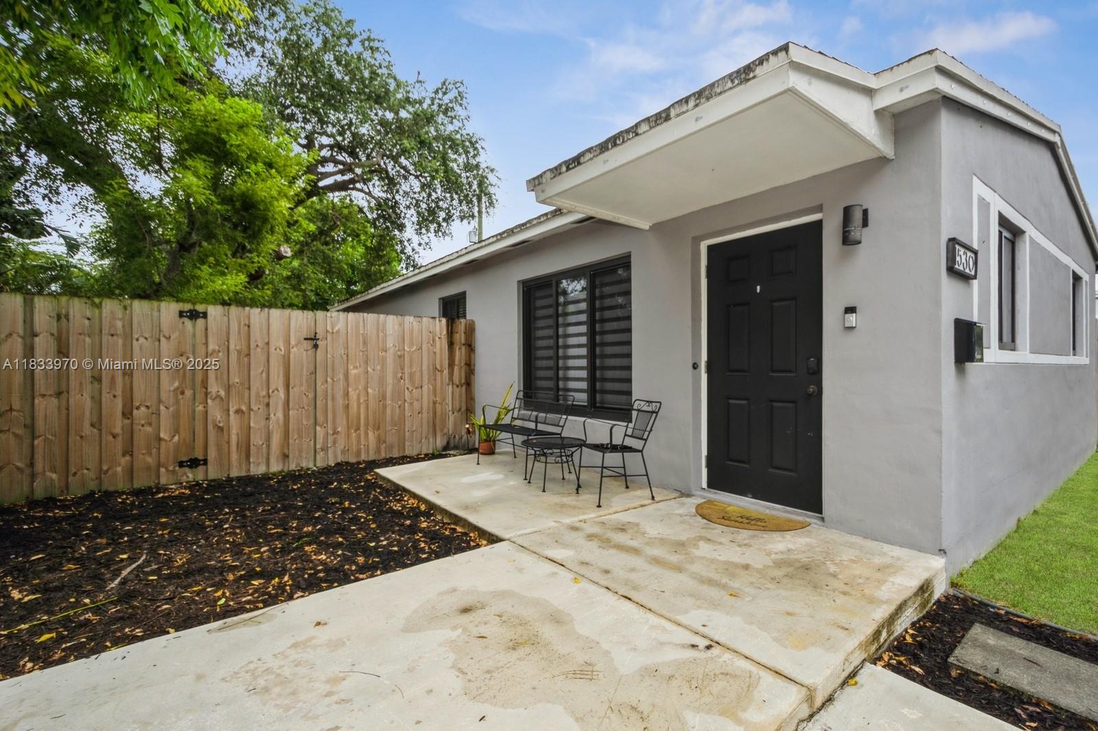 1530 N 69th Way, Hollywood, Florida image 2