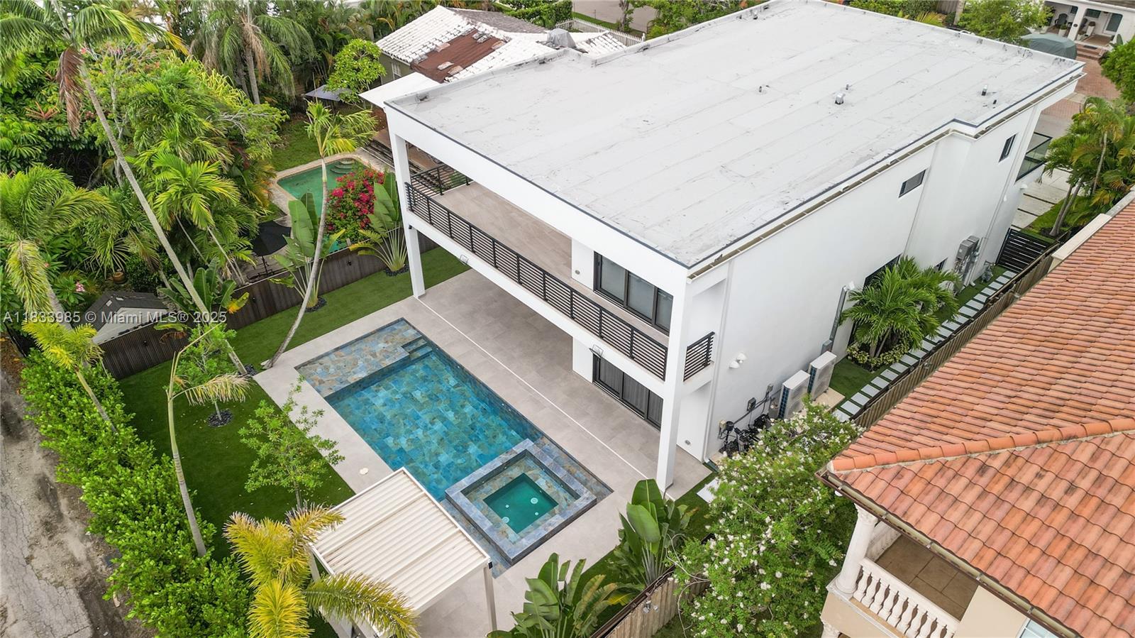 436 NE 10TH AVE, FORT LAUDERDALE, FL 33301  Photo 2