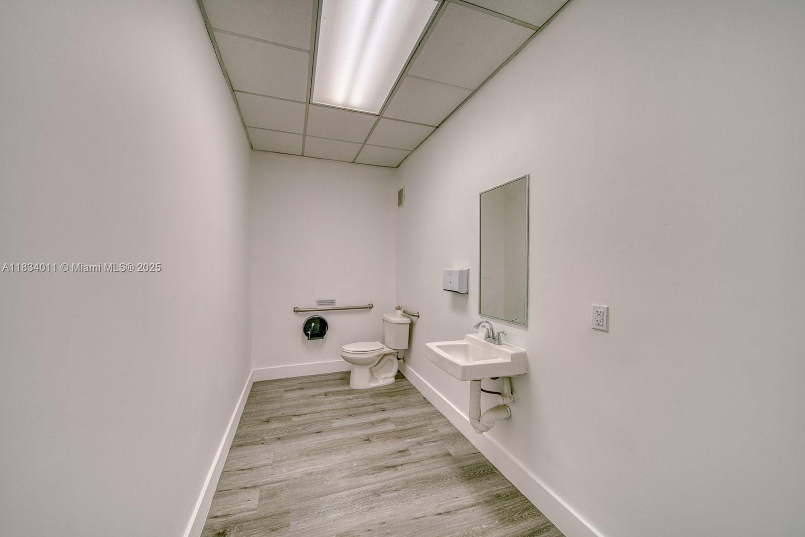 Space For Rent On Us1 In Palmetto Bay