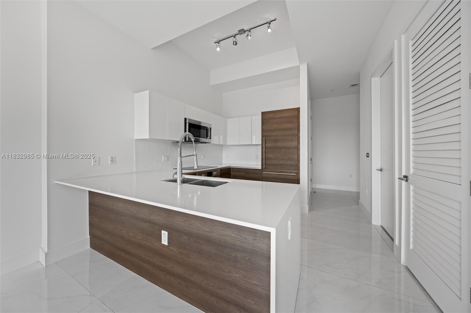 Property photo # 9