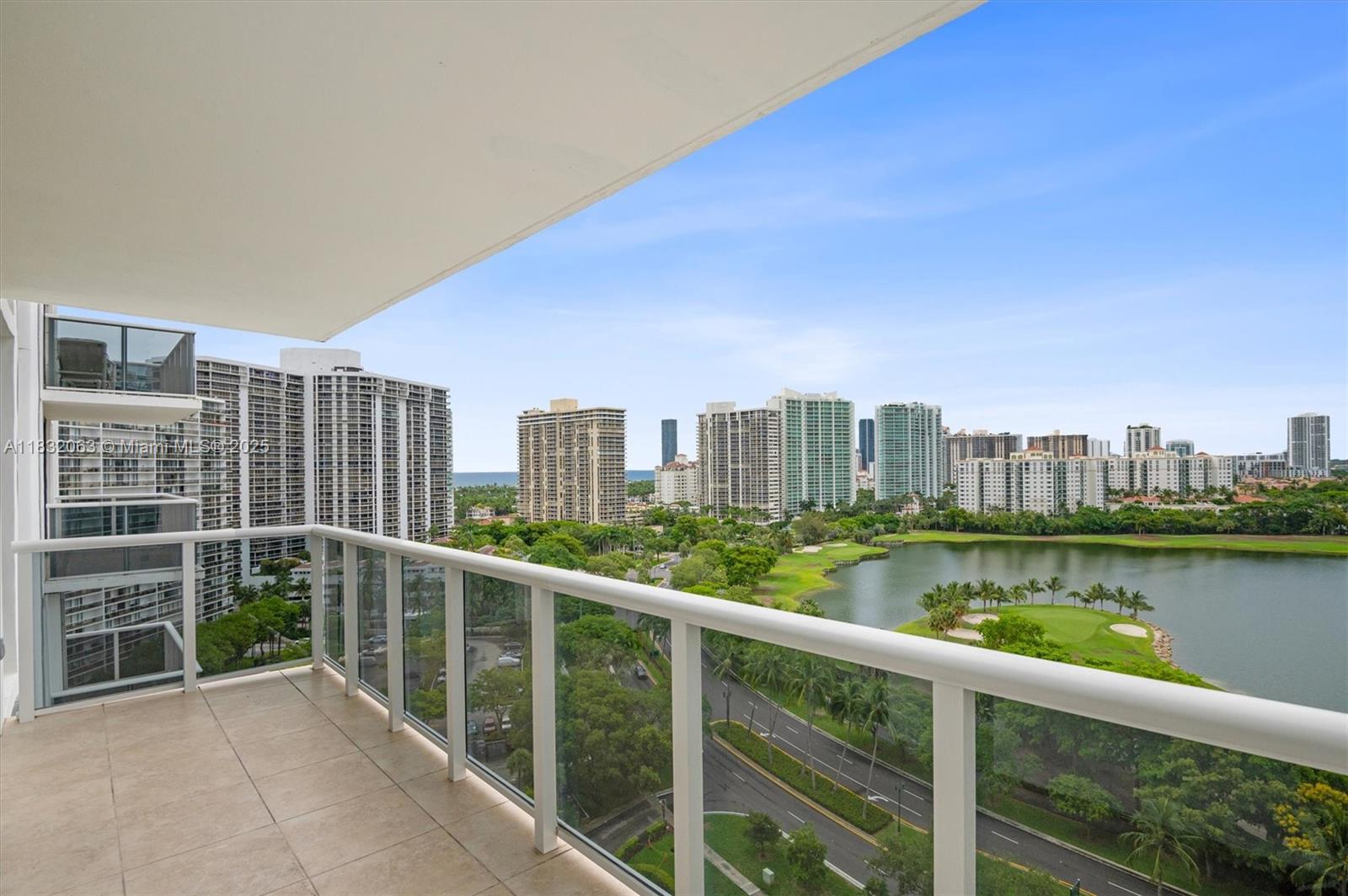 3675 N Country Club Dr #1705, Aventura, Florida image 2