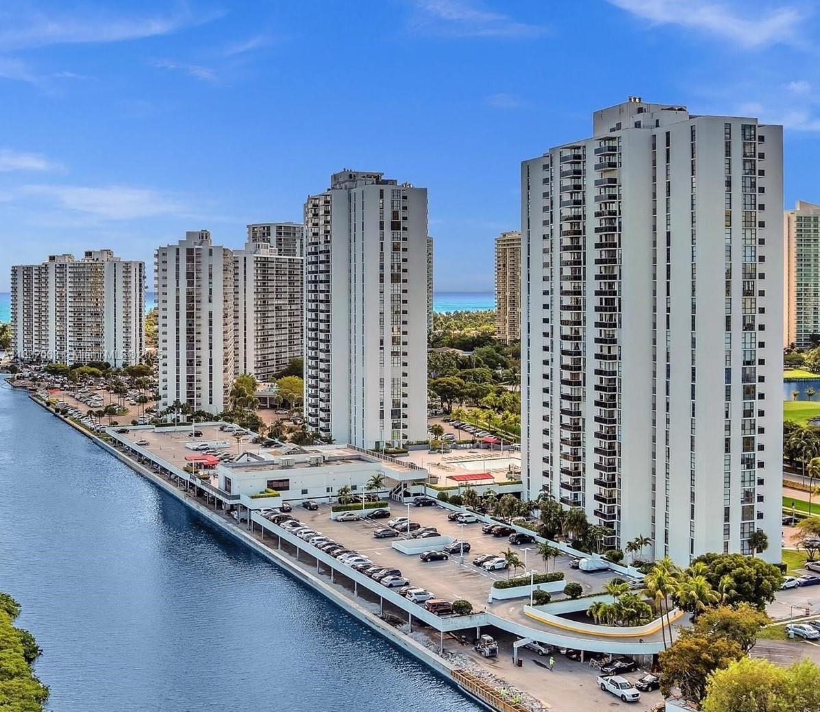 3675 N Country Club Dr #1705, Aventura, Florida image 22