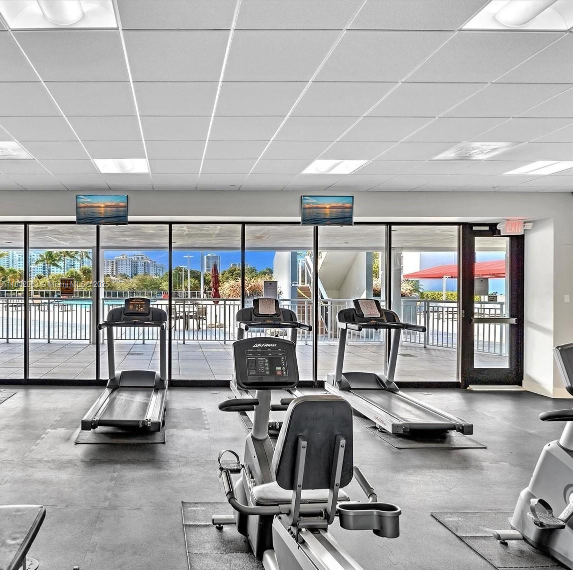 3675 N Country Club Dr #1705, Aventura, Florida image 24