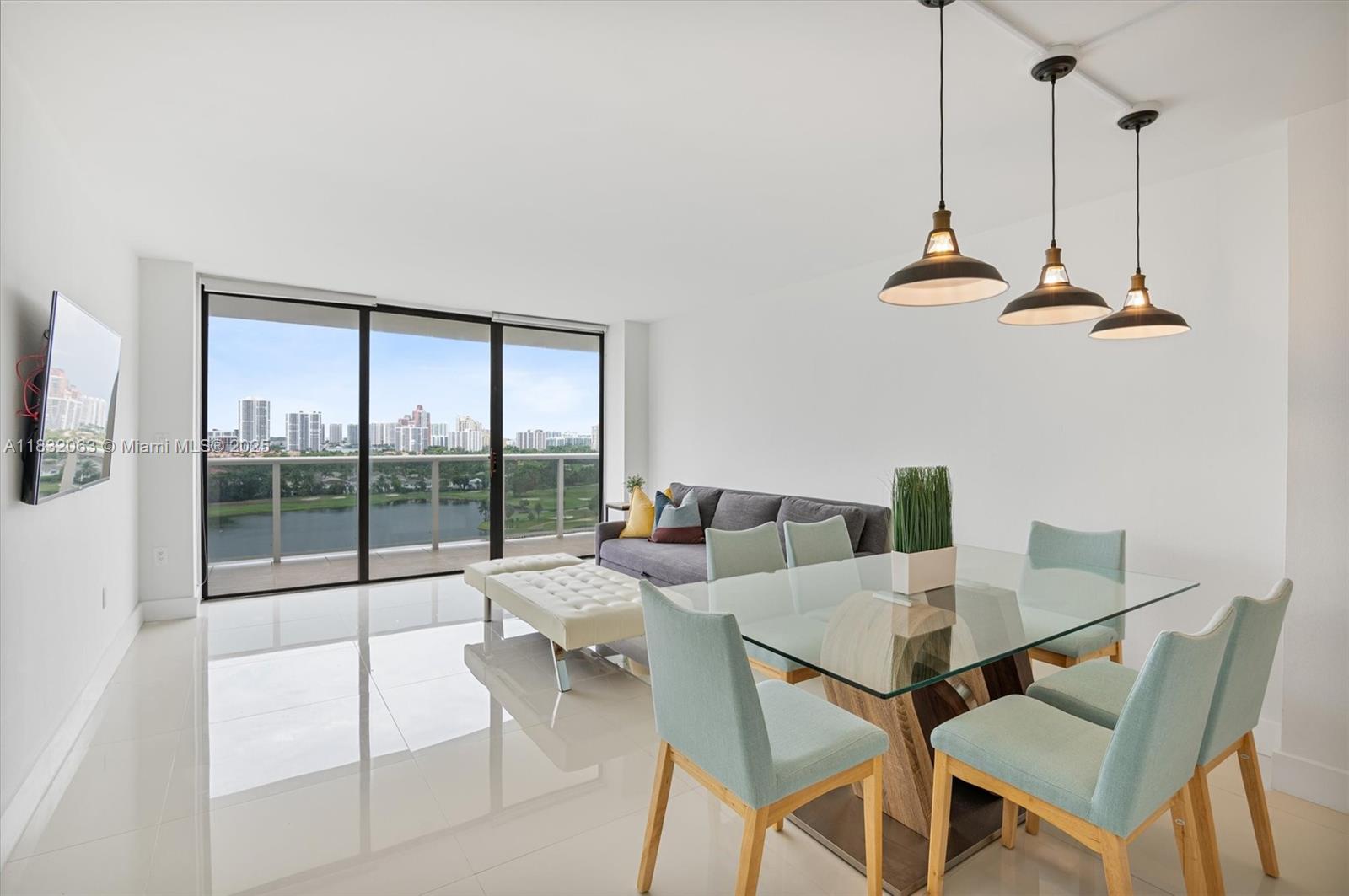 3675 N Country Club Dr #1705, Aventura, Florida image 5