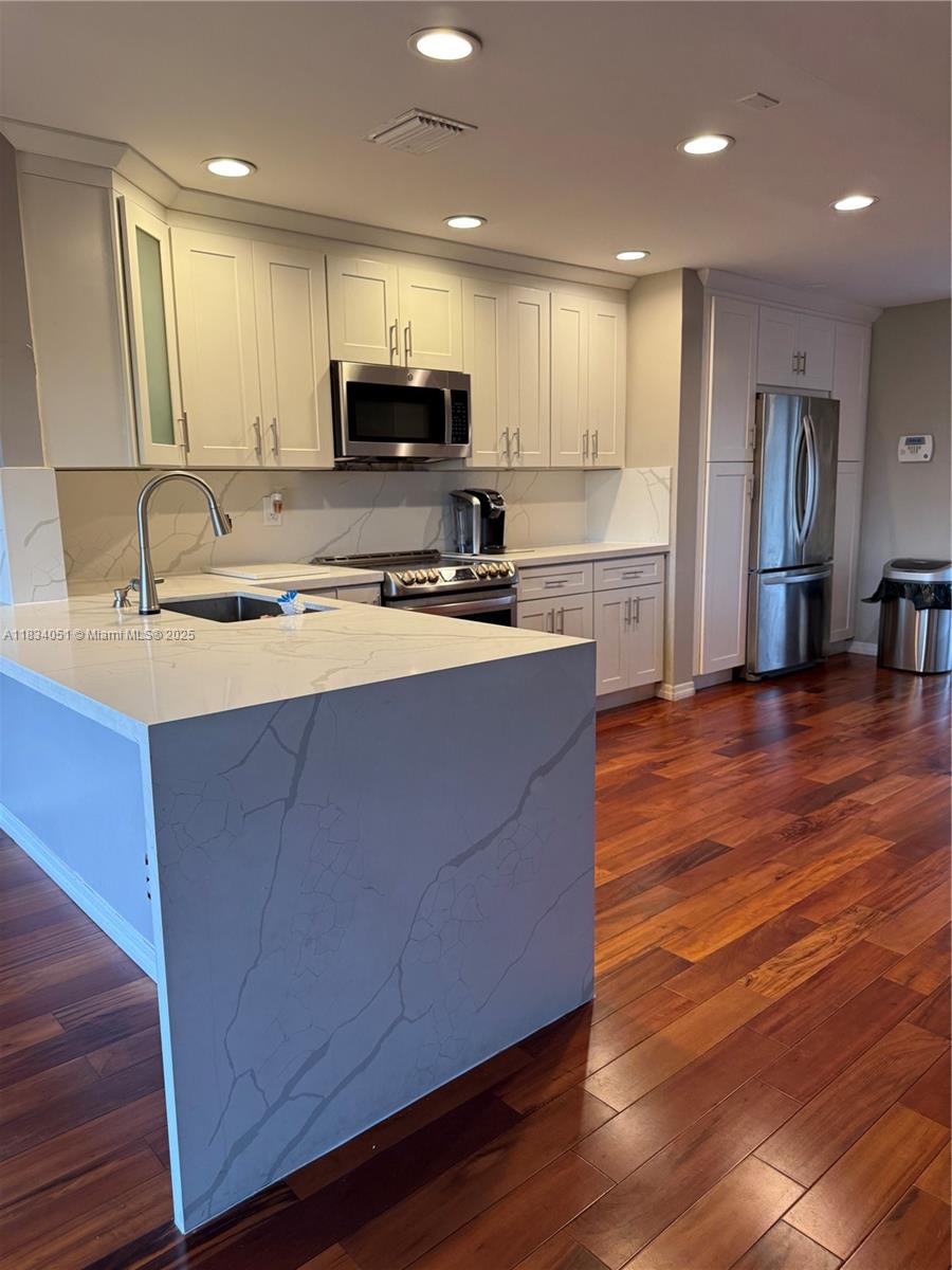 2912 NW 80th Ave, Sunrise, Florida image 2
