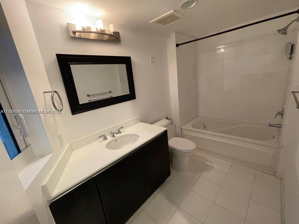 665 NE 25th St #1102, Miami, Florida image 7