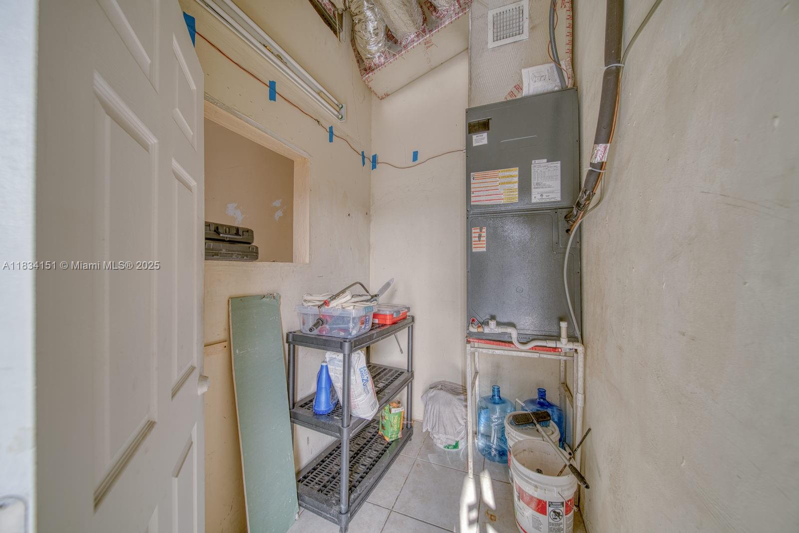 2,500 SF Flex Space For Rent In North Miami Beach