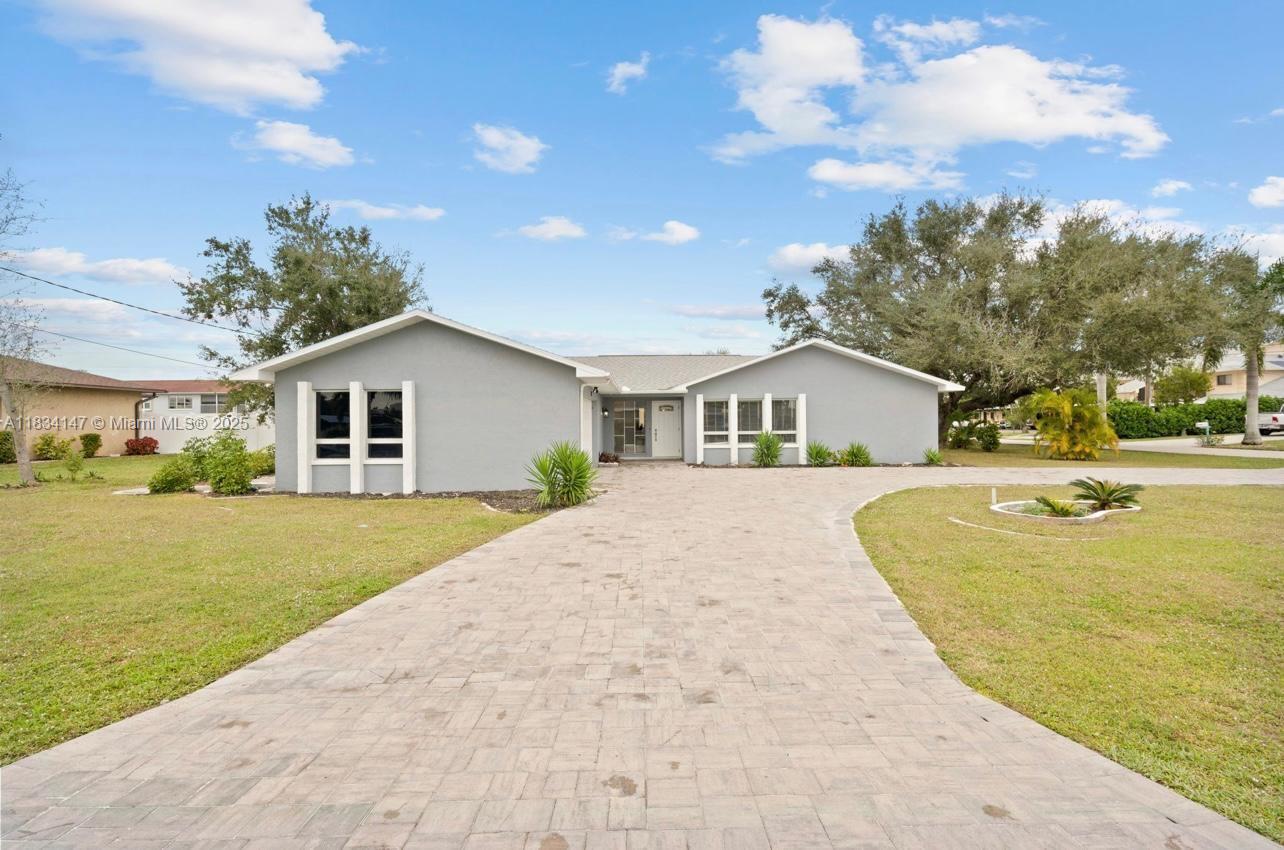 237 Santa Monica Ct, Cape Coral, Florida image 1