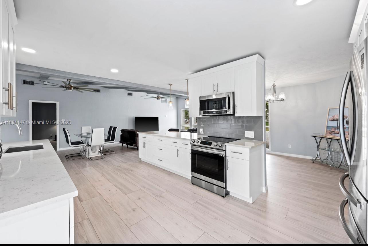 237 Santa Monica Ct, Cape Coral, Florida image 24