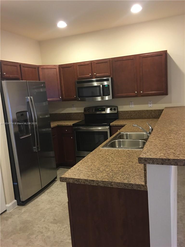 3220 SE 5th Ct, Homestead, Florida image 3