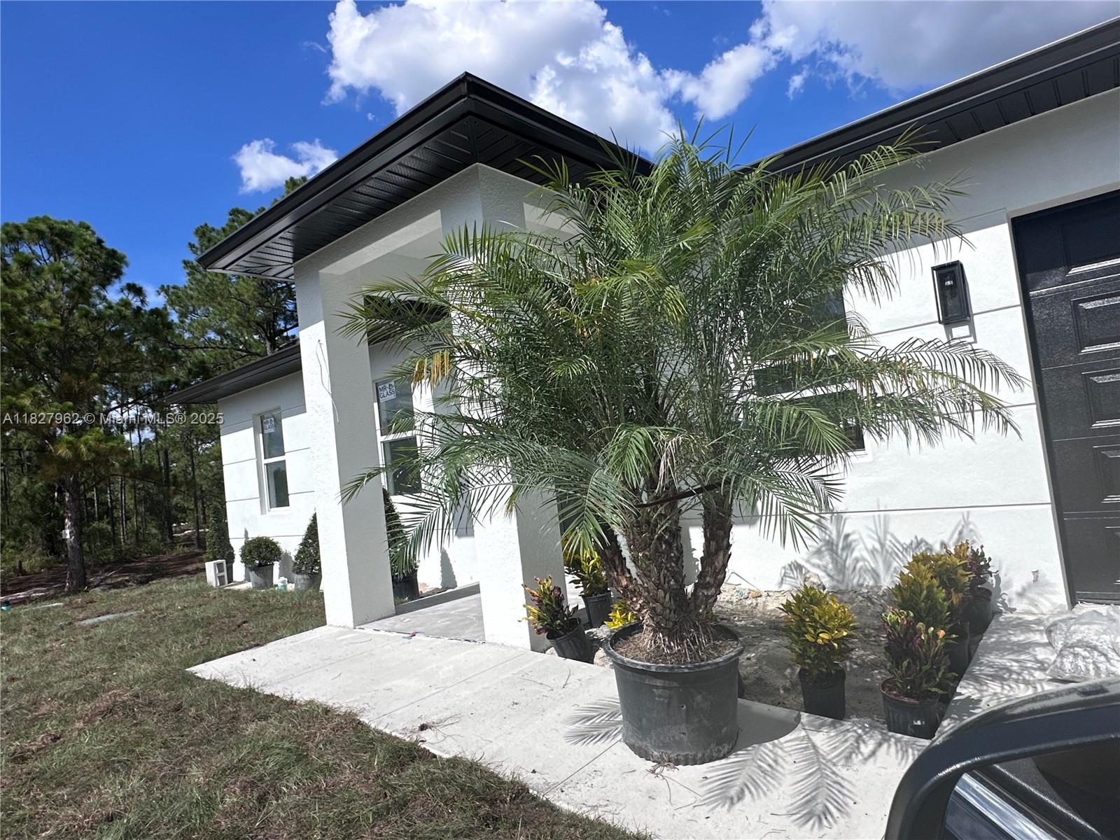 633 Wabasso Ave, Lehigh Acres, Florida image 1