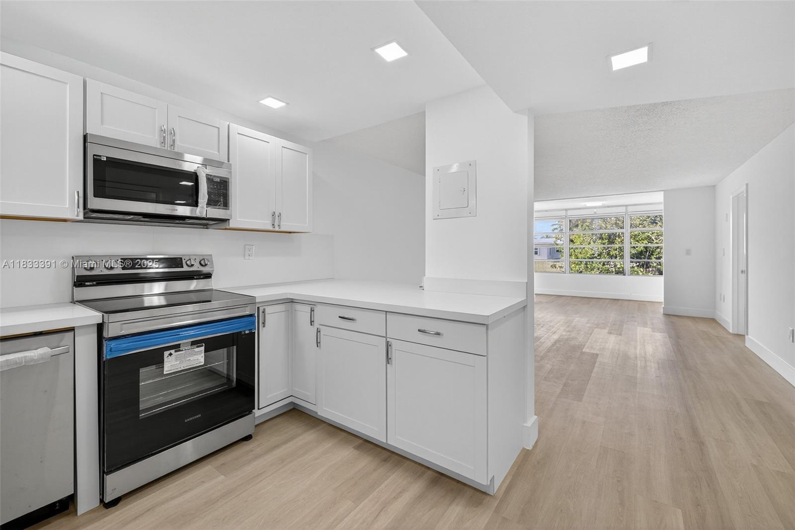 8305 Sunrise Lakes Blvd #104, Sunrise, Florida image 1