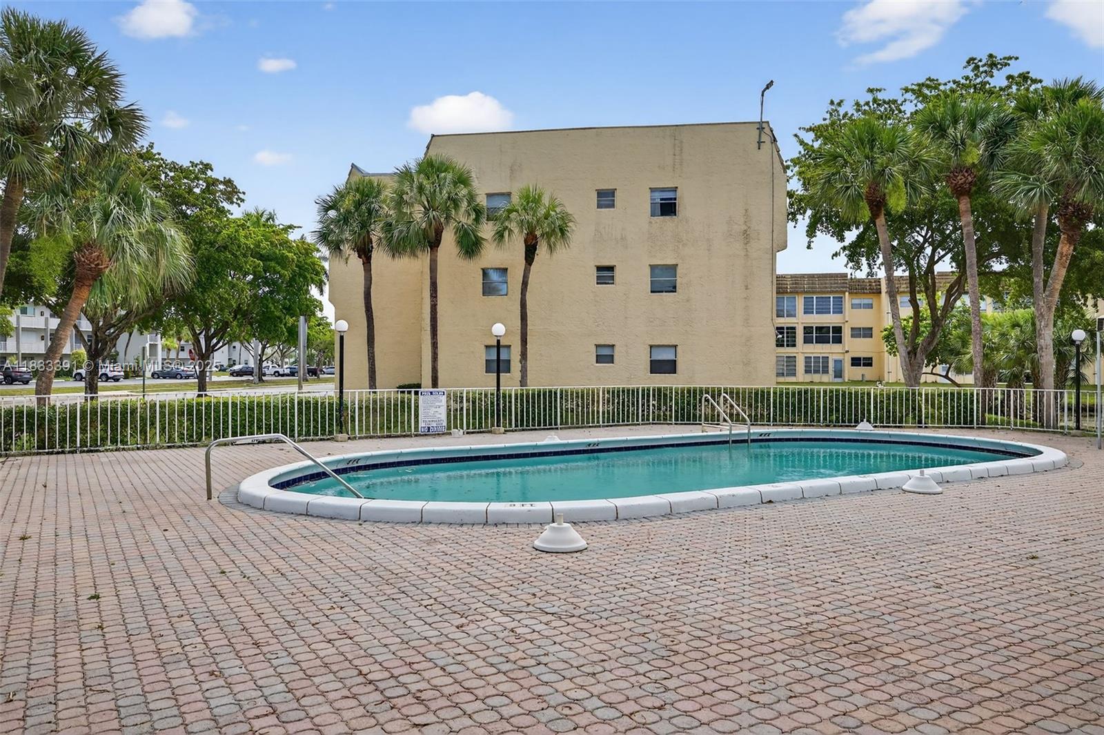 8305 Sunrise Lakes Blvd #104, Sunrise, Florida image 32