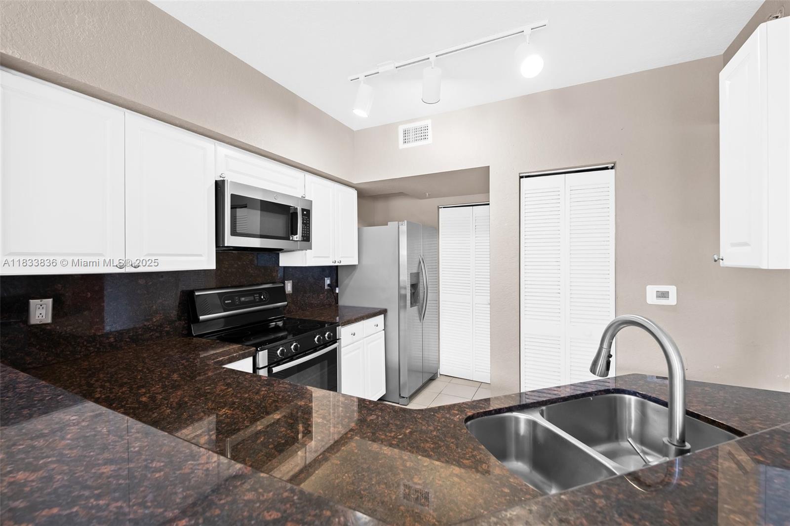 6722 W Sample Rd #6722, Coral Springs, Florida image 10