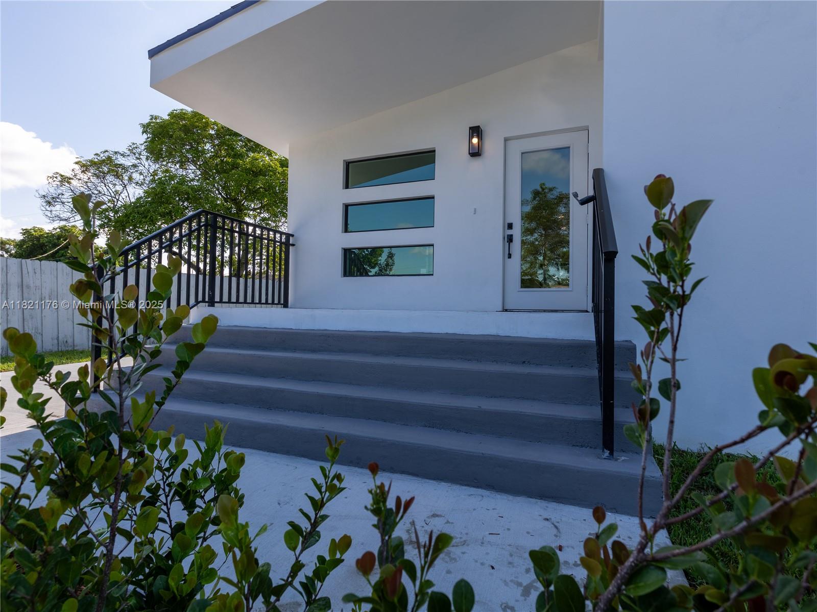 504 NW 15TH AVE, POMPANO BEACH, FL 33069  Photo 3