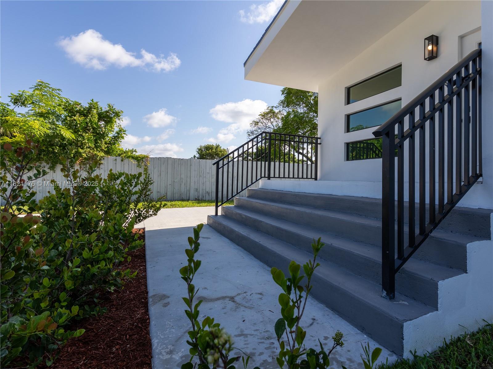504 NW 15TH AVE, POMPANO BEACH, FL 33069  Photo 5