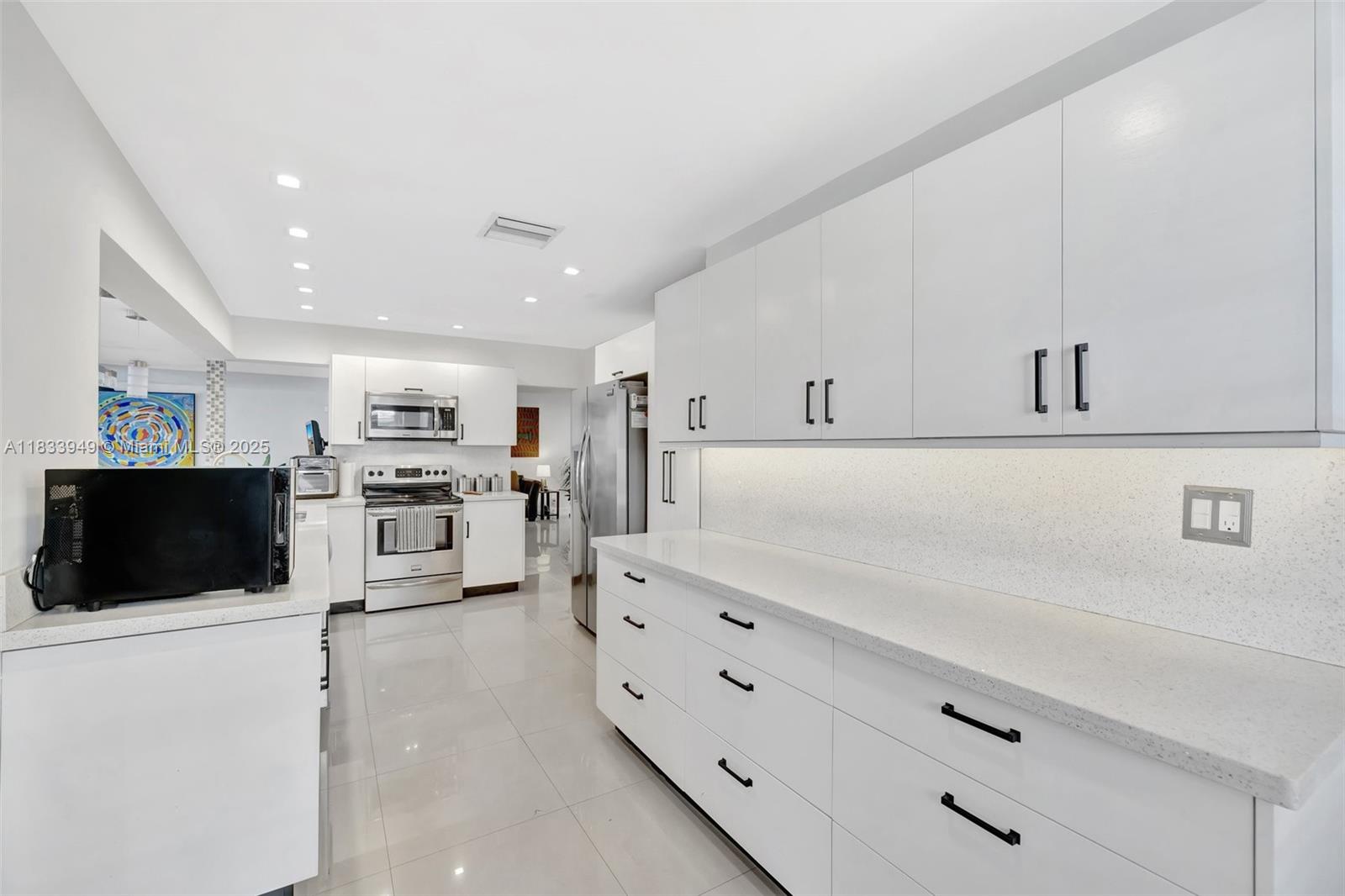2261 NE 62ND ST, FORT LAUDERDALE, FL 33308  Photo 11